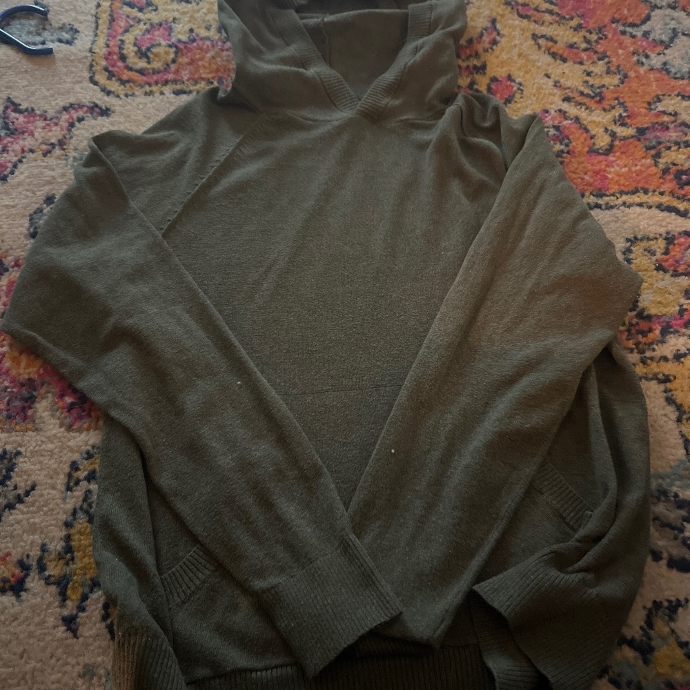 Woman light sweatshirt